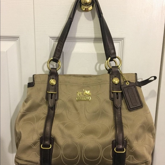 Coach Medium-Sized Gold Handbag - Picture 2 of 4